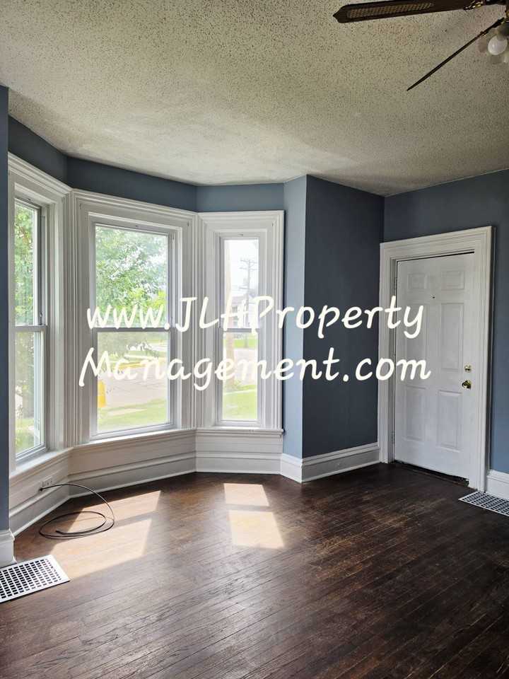 503 S. Locust Ave - Photo 3 of 8