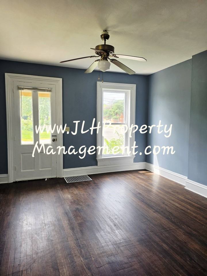 503 S. Locust Ave - Photo 5 of 8