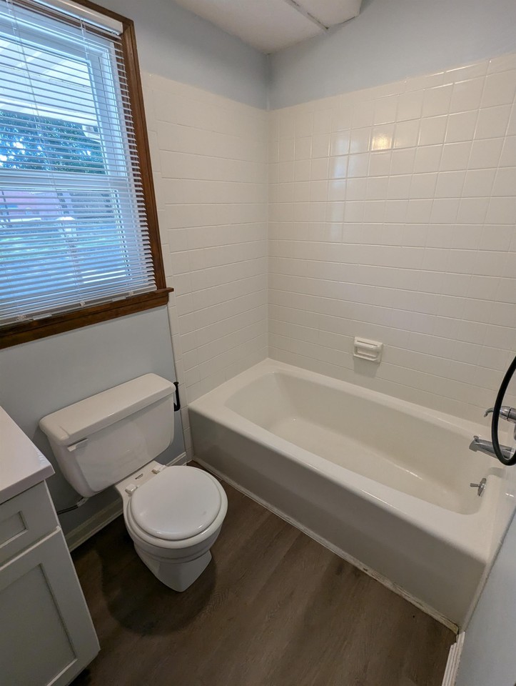 404 North Main Street - Photo 4 of 14