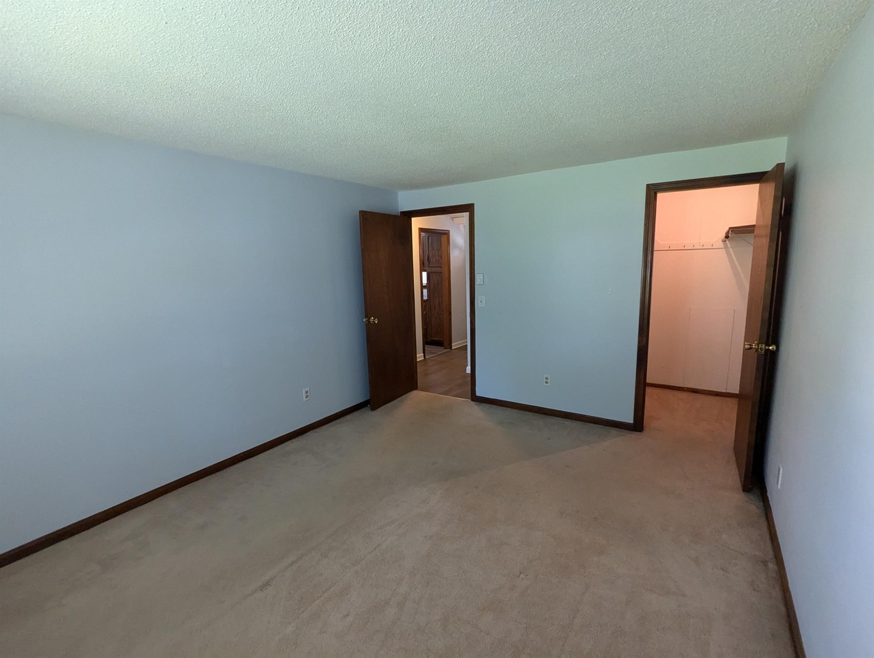 404 North Main Street - Photo 6 of 14