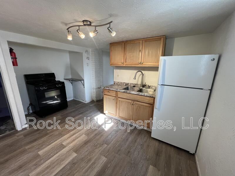 2616 Ames Ave - Photo 6 of 13