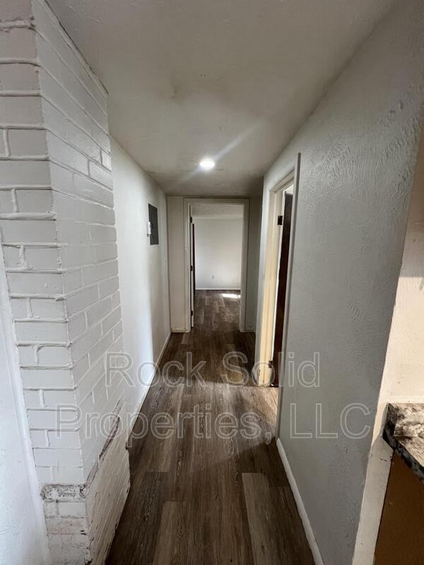 2616 Ames Ave - Photo 7 of 13