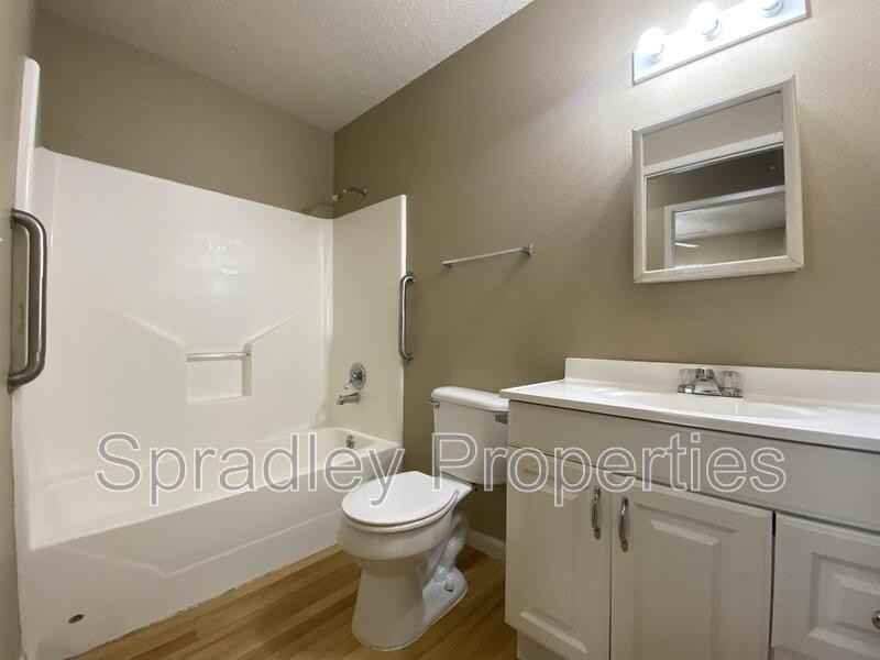 805 E 9th Ave - Photo 2 of 8