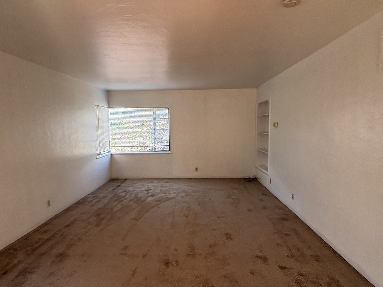 158 West Broadmoor Boulevard - Photo 3 of 17