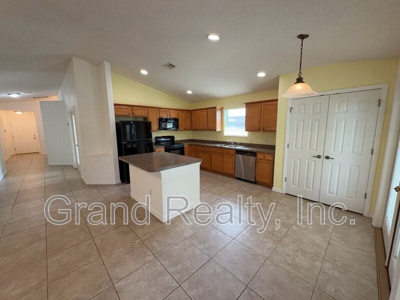 4857 Makenna Cir - Photo 7 of 25