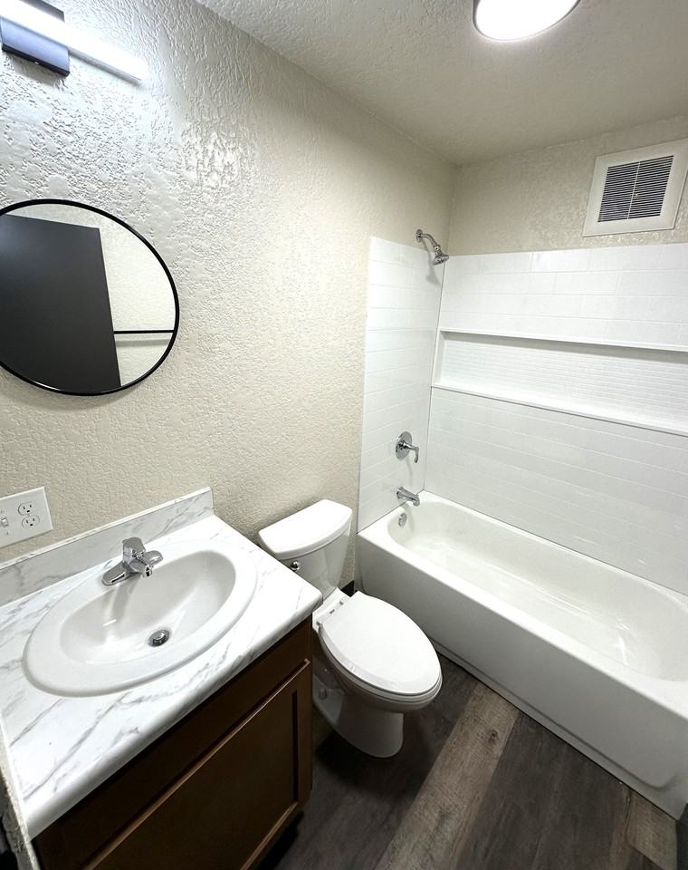 1020 N 2nd St - 11 Plex - Photo 7 of 9