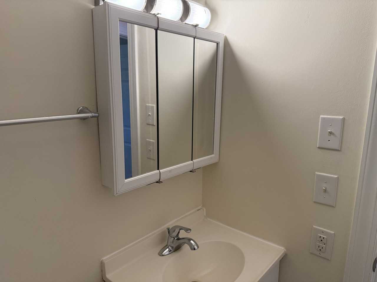 309 Jones Avenue Unit 4 - Photo 5 of 10