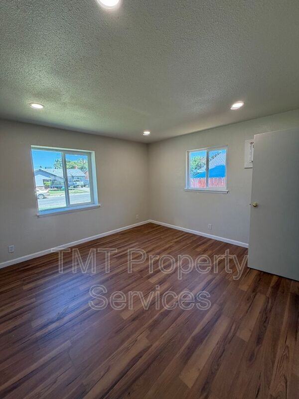 6926 Milbrook Way - Photo 2 of 11