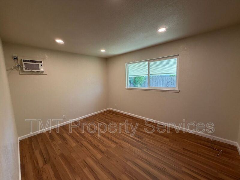 6926 Milbrook Way - Photo 5 of 11