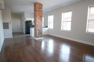featured image of 226 E Hanover St