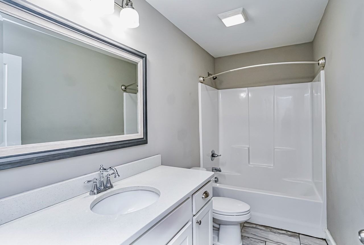304 West College Street* - Photo 7 of 16