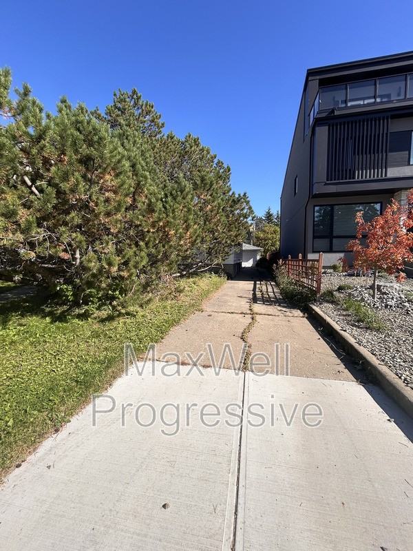 7911 119 St Nw - Photo 4 of 49