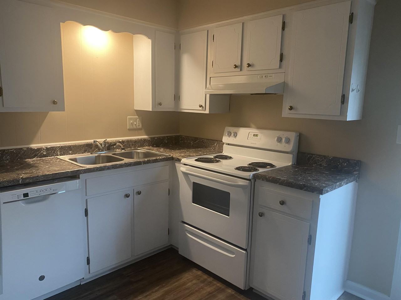 415 N Lafayette Apt 5 - Photo 3 of 8