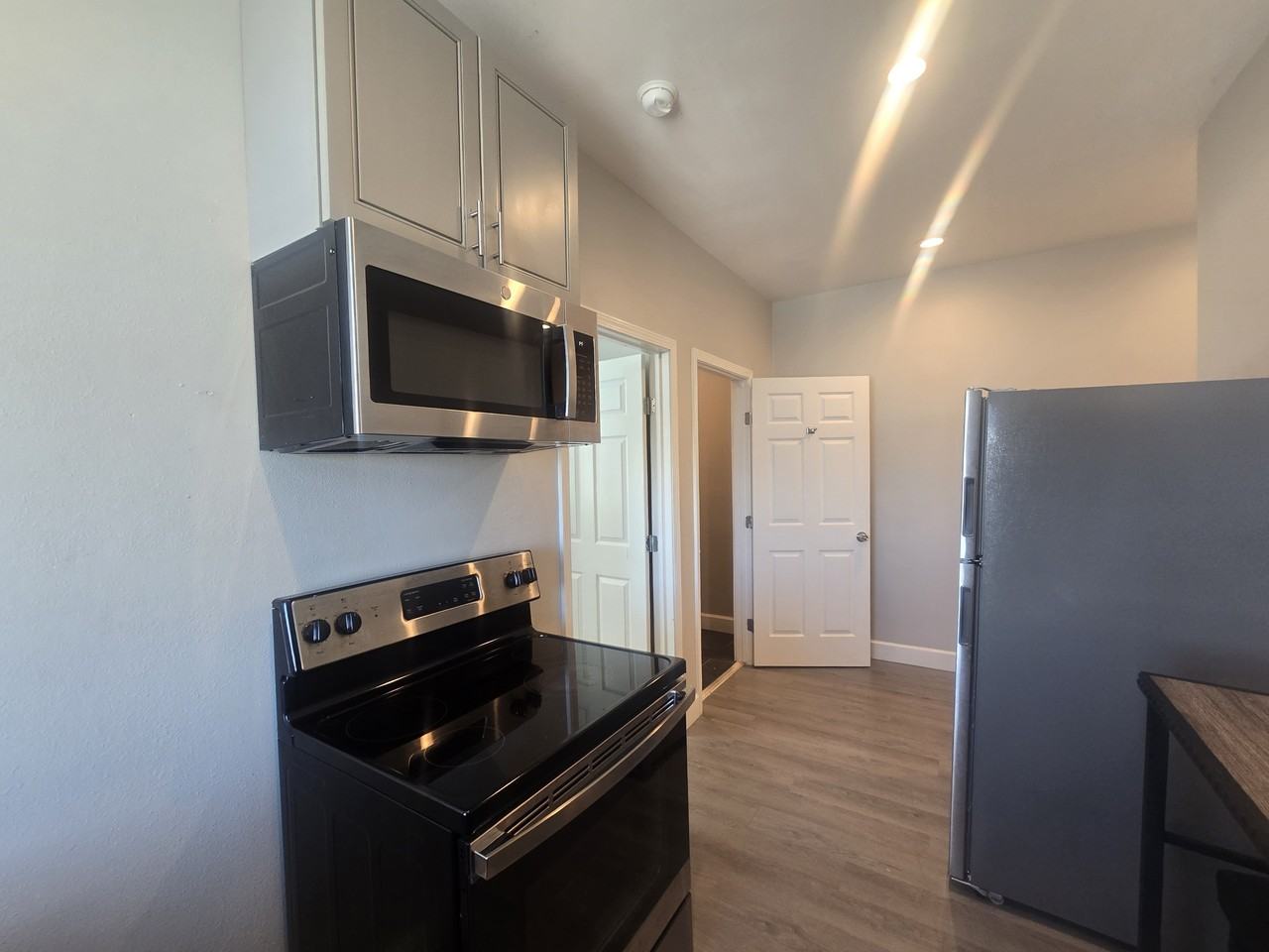 614 35th Street - Photo 7 of 14