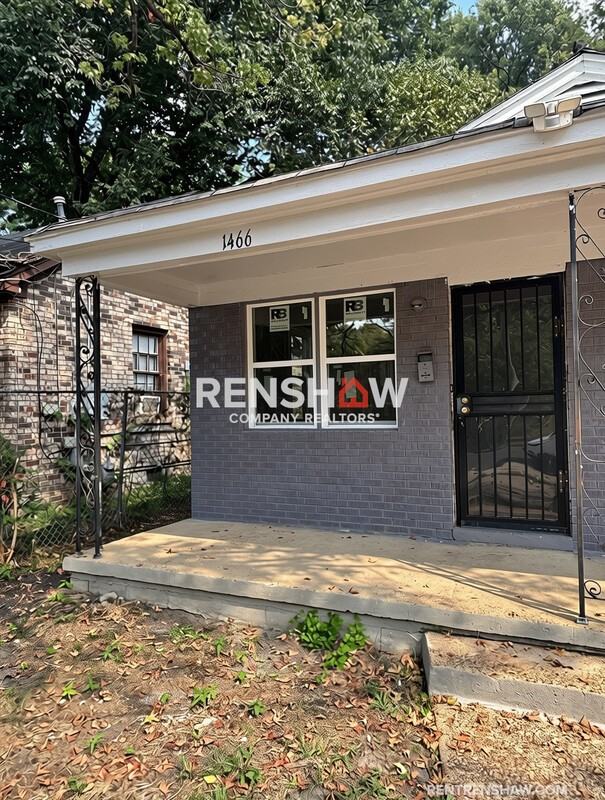 1466 Oakwood St - Photo 2 of 13