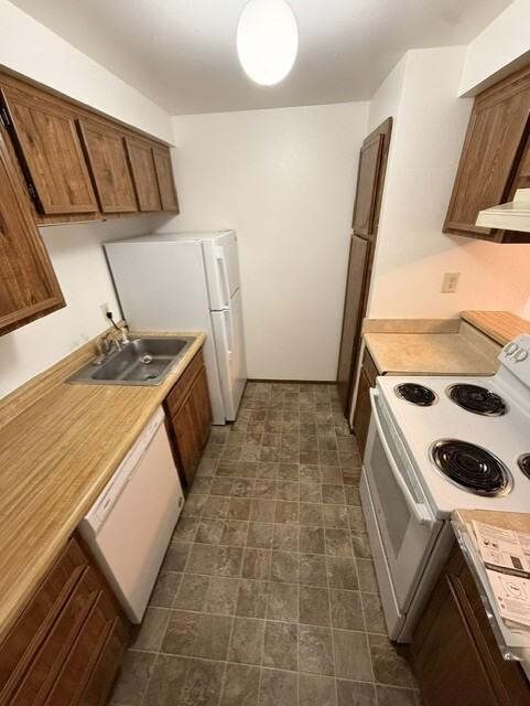 1220 Boone Street Southeast - Photo 3 of 6