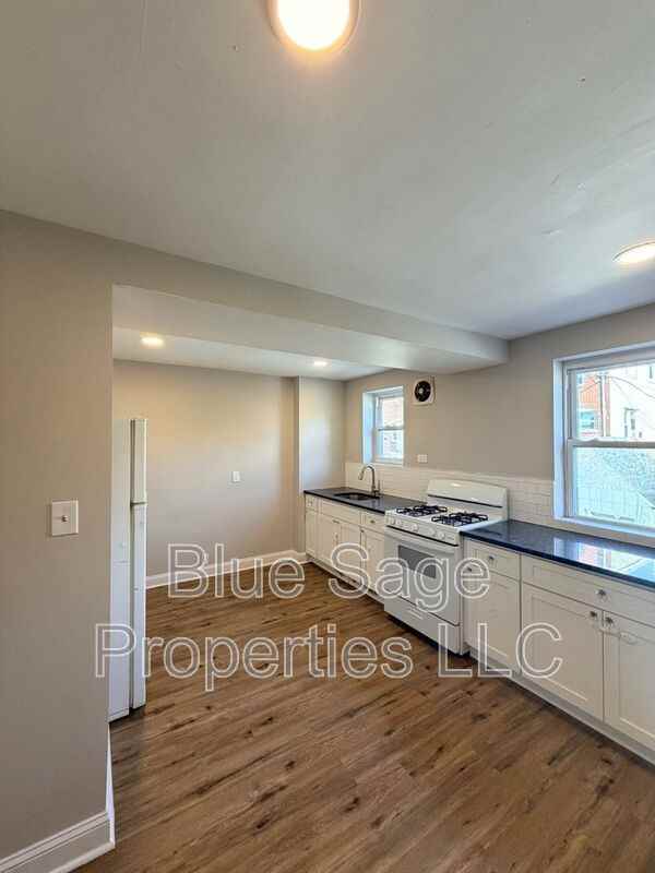 7007 Greenwood Ave - Photo 6 of 19