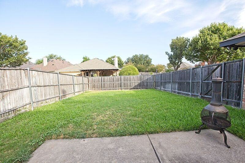 4502 Highlands Dr - Photo 2 of 35