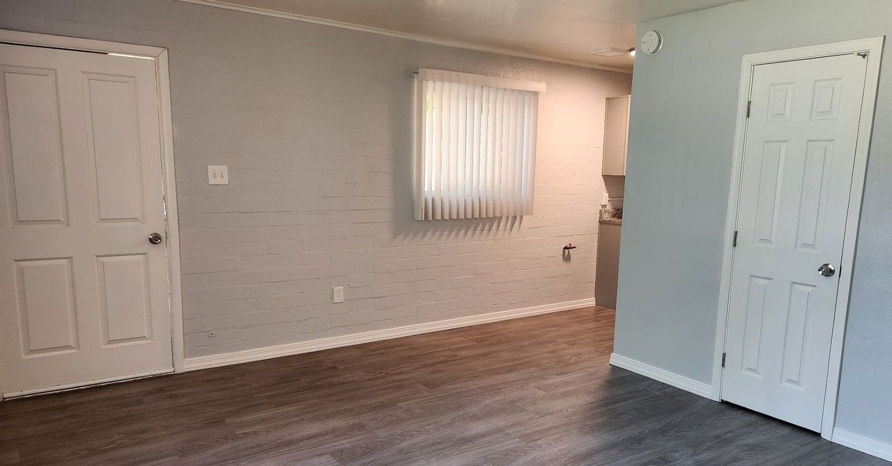 2645 W. Morten Avenue - Photo 3 of 9
