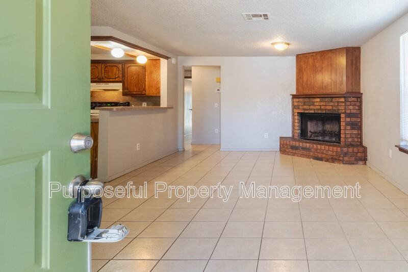 930 Sw 63rd St - Photo 3 of 24
