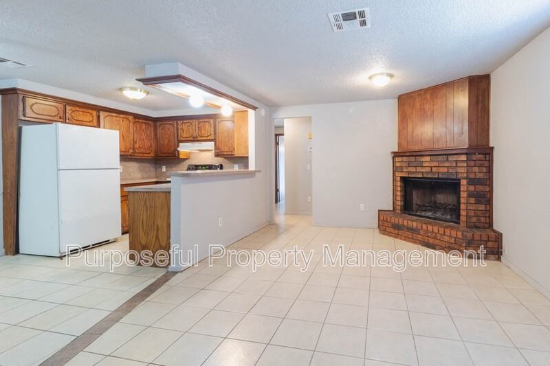 930 Sw 63rd St - Photo 4 of 24