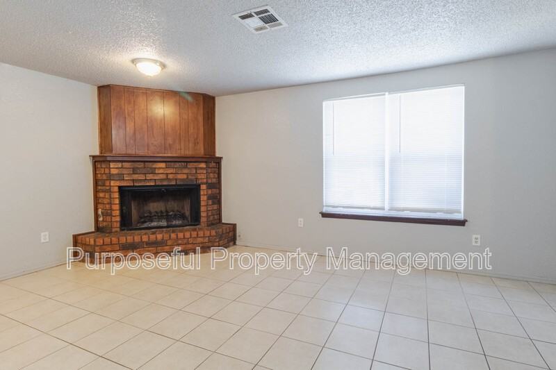 930 Sw 63rd St - Photo 5 of 24