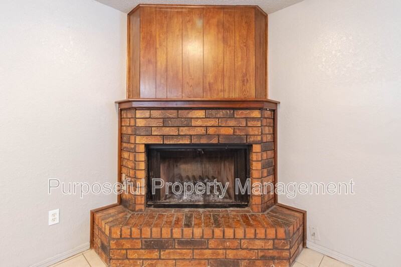 930 Sw 63rd St - Photo 6 of 24