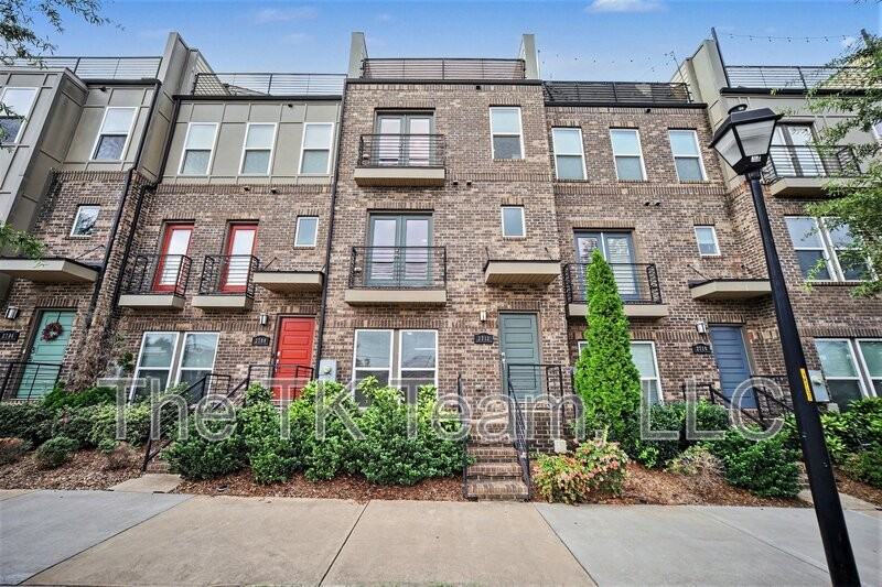 2712 Grand Union Way