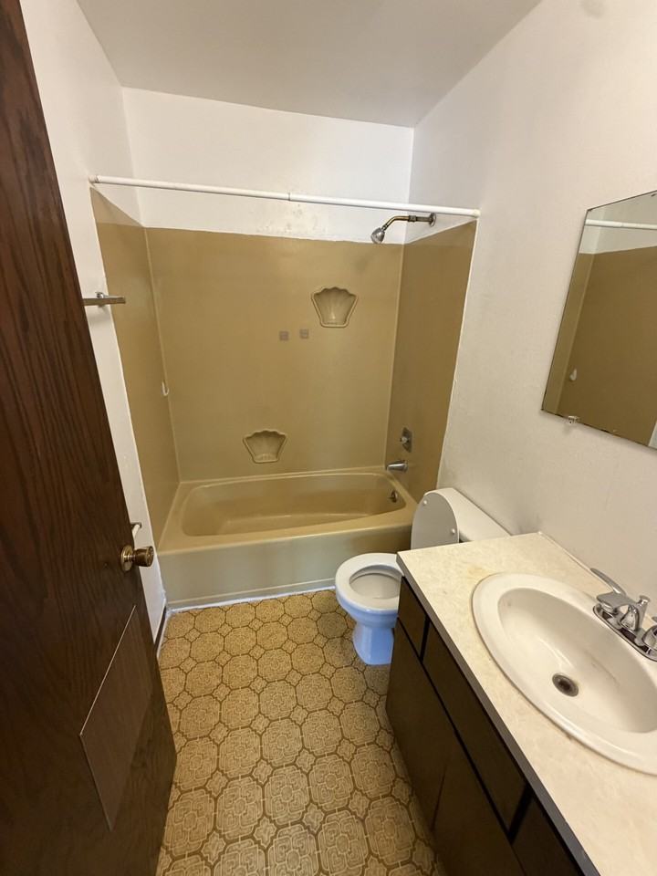 1225 E Union Ave - Photo 4 of 8