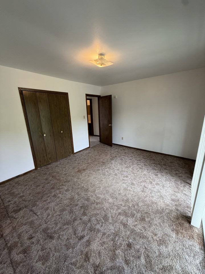 1225 E Union Ave - Photo 6 of 8