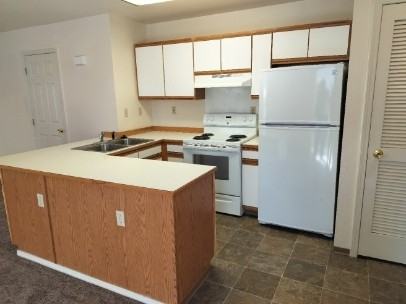 Desert Manor Apartments - Photo 4 of 9