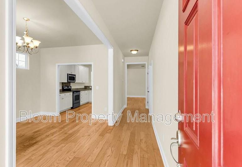 2649 Lohr Dr - Photo 5 of 49