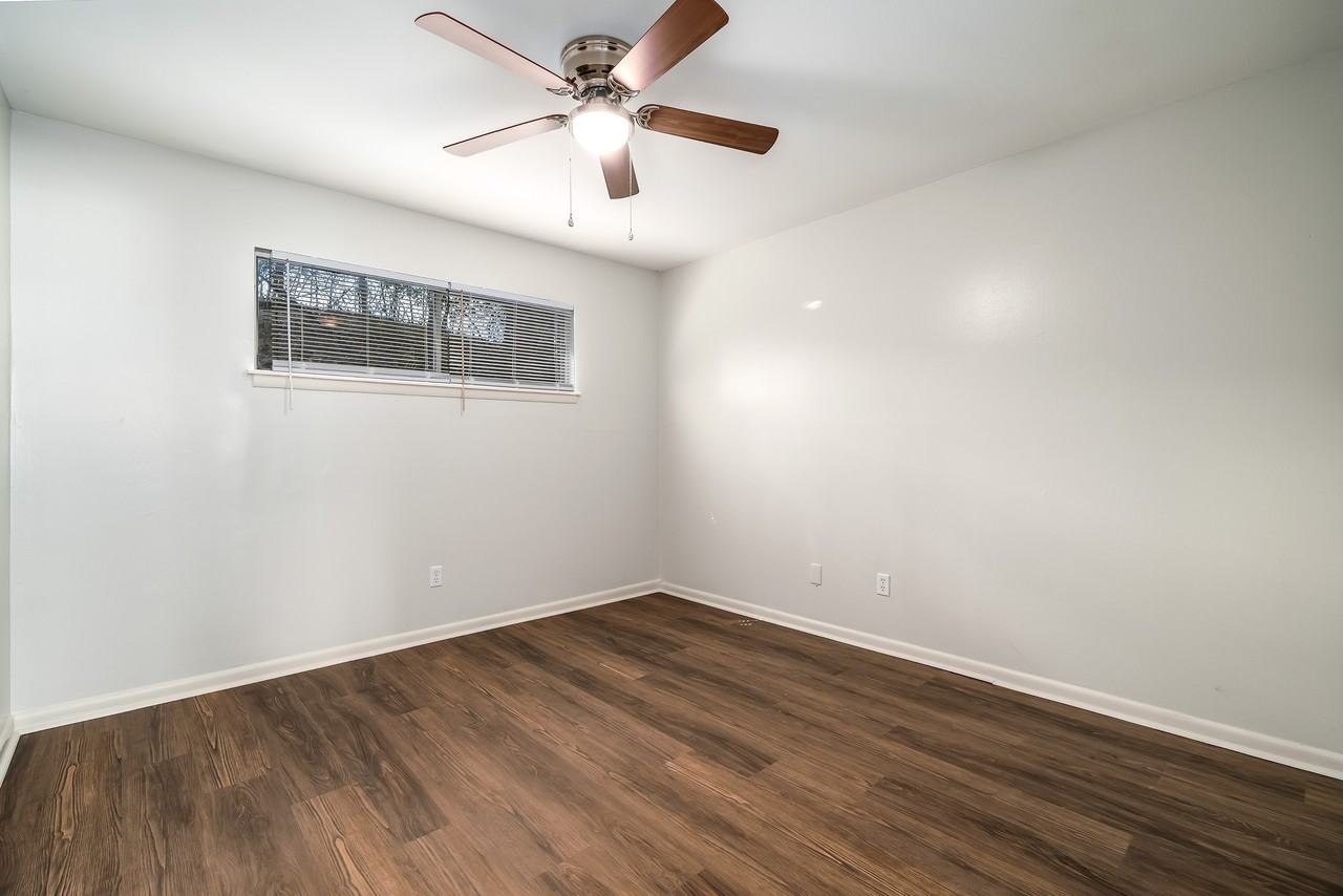 420 78th Street South - Photo 5 of 23