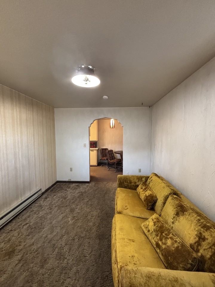 Mound Avenue - Photo 7 of 10