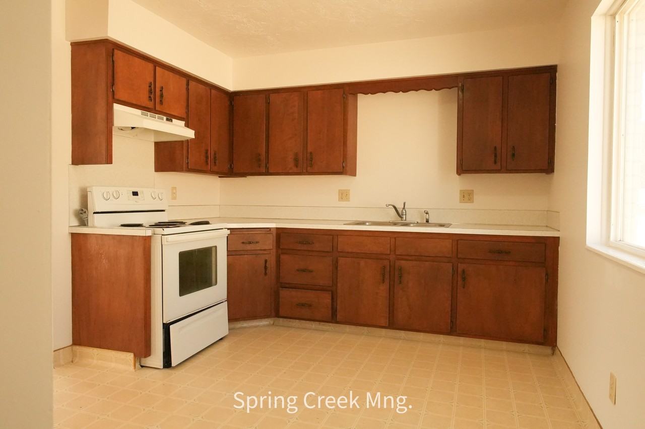 615 Hansen street - Photo 4 of 12
