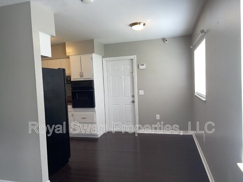 1644 Tangerine St - Photo 4 of 23