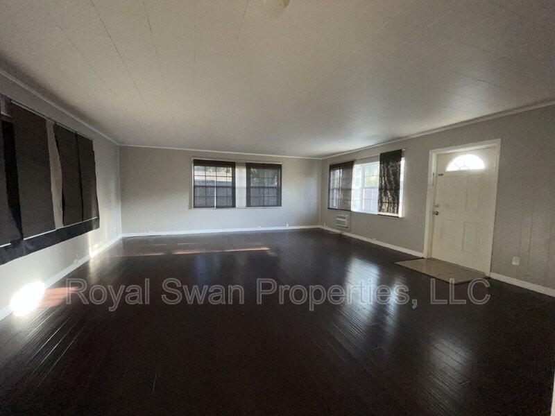 1644 Tangerine St - Photo 7 of 23