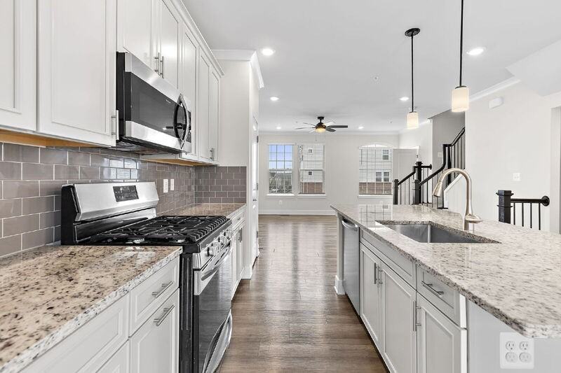 7807 Petigru Rd - Photo 6 of 29