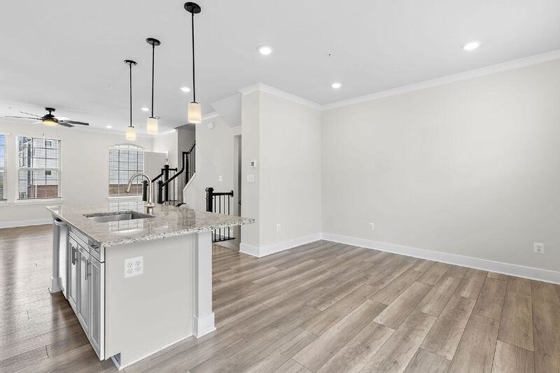 7807 Petigru Rd - Photo 7 of 29