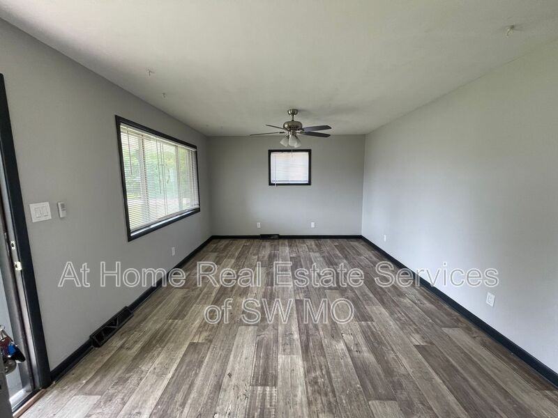 2154 S Delaware Ave - Photo 2 of 10