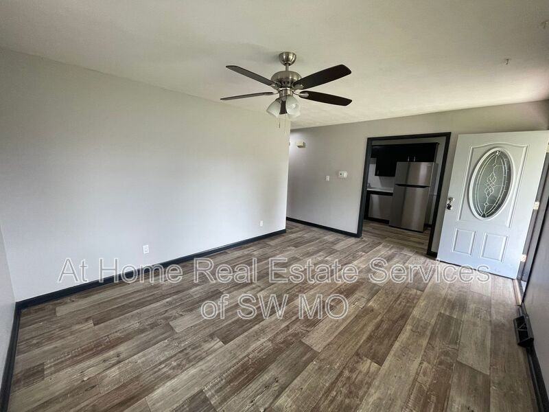 2154 S Delaware Ave - Photo 3 of 10