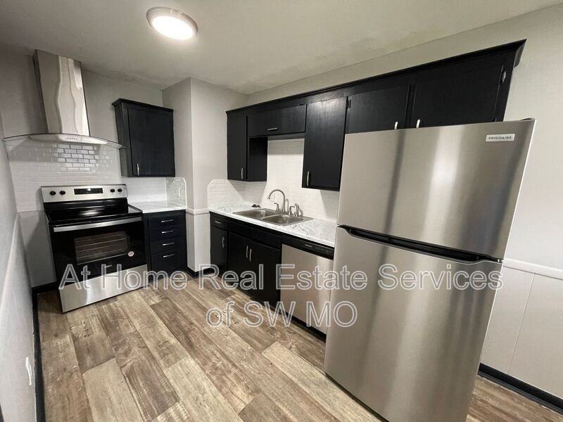 2154 S Delaware Ave - Photo 5 of 10
