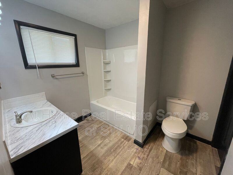 2154 S Delaware Ave - Photo 7 of 10
