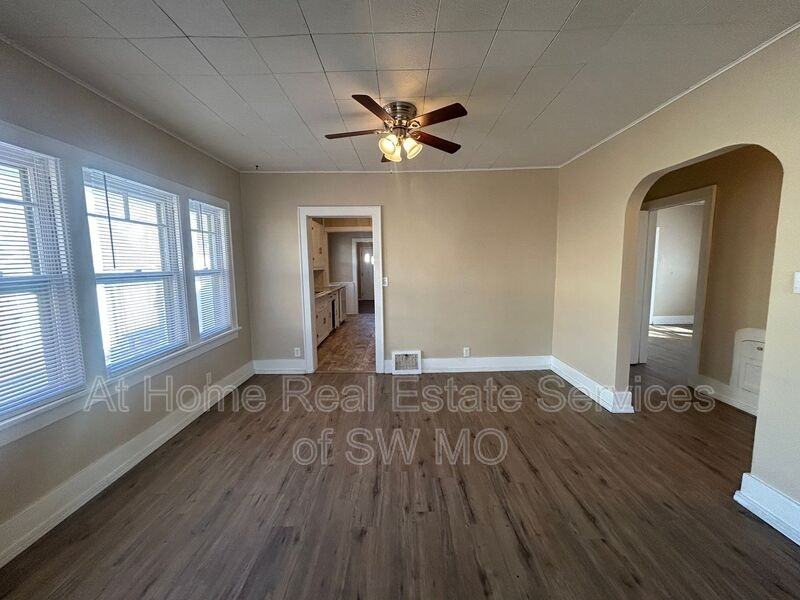 1040 S Ferguson Ave - Photo 2 of 20