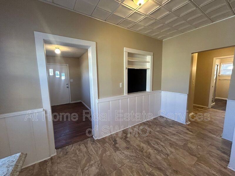 1040 S Ferguson Ave - Photo 5 of 20