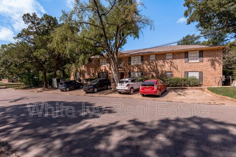 818 University Ave #6 - Photo 3 of 50