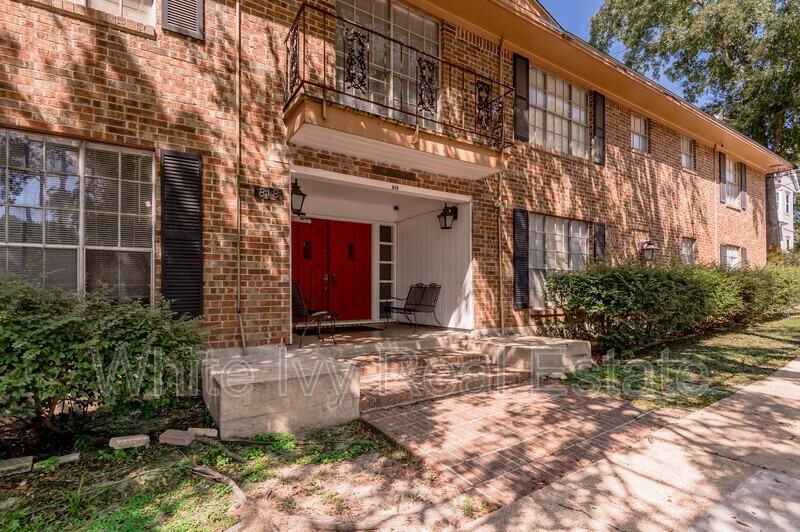 818 University Ave #6 - Photo 5 of 50