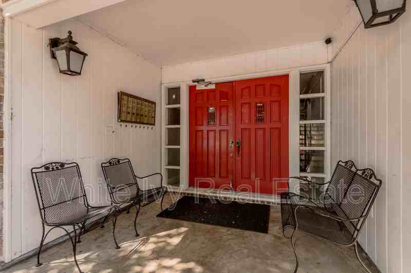 818 University Ave #6 - Photo 6 of 50