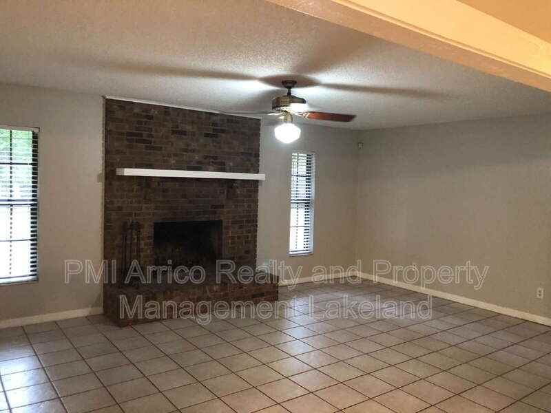 2139 Parker Rd - Photo 2 of 15