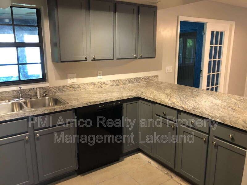 2139 Parker Rd - Photo 4 of 15